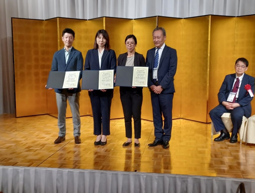 筆頭発表者の佐藤さん(健診データ管理課)